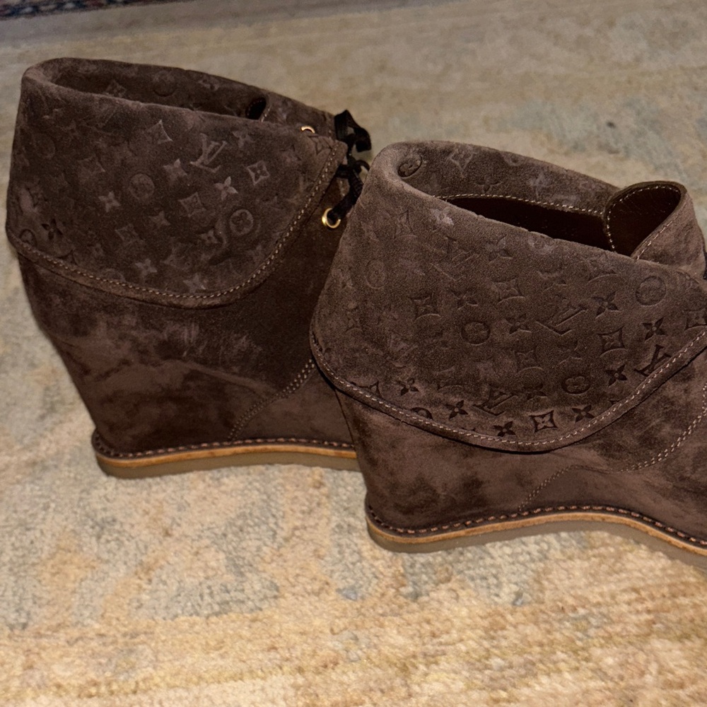 Louis Vuitton Dark Brown Lace Up Boots - Picture 9 of 9